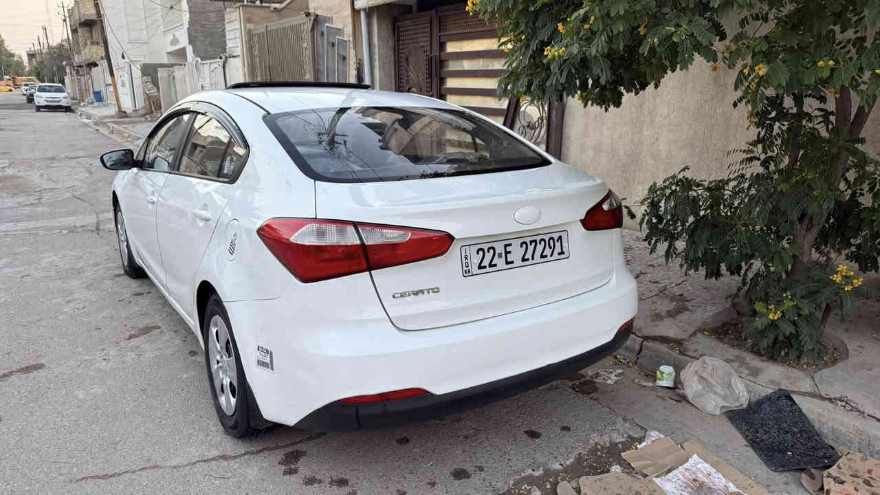 سيراتو خليجي موديل 14 فول موصفات عدى بصمه 
سلايد روف 
تحكم ستيرن 
لد امامي و خلفي 
مودم درايف 
محرك دوش 1.600 
سنويه و هزه و رقم كله جديد ب اسمي 
مكاني بغداد حي الاعلام رقمي 
***********
