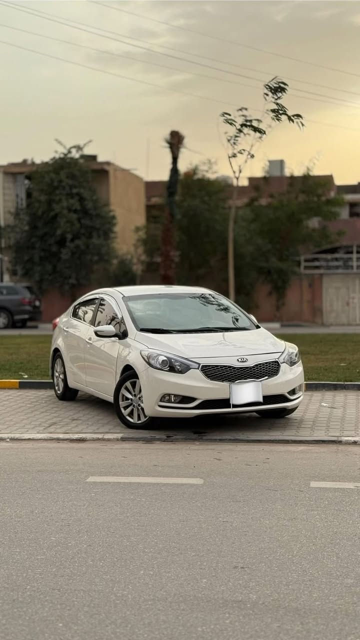 سلام عليكم   #للبيع_فقط
كيا سيراتو    K3
مديل 2015 

#ادوات_ادوات_دخول_جديد
#متومة_ارقام_وسنوية_اصلي

 ( مـوصـفـات )
شاشة كبيرة 
بصمة تشغيل 
كامرة دوارة 
بصمة ابواب 
مري شفط  نظام ترحيب 
فول تحكم ستيرن 
تتدفئة كشن 
تبريد ثلج ❄️
حدادية 100%
سيارة حيل جديدة وجاهزة للخير 
#المكان_بصرة 
#السعر_اتصل_وتدلل
***********
