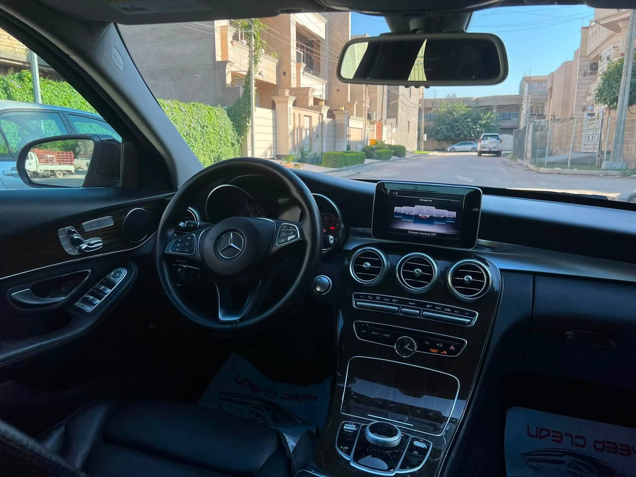 السلام عليكم مارسدس c300 2018 السيارة رقم بغداد بأسمي السيارة فول مواصفات
لايت زينون كشنات جلد و كهرباء بصمة جنطة كهرباء. السيارة وارد امريكي كلين بدون حادث و السيارة محدثة كت Amg وباقي مواصفات المارسدس معروفة السعر24الف دولار وبيها مجال للاستفسار :***********
