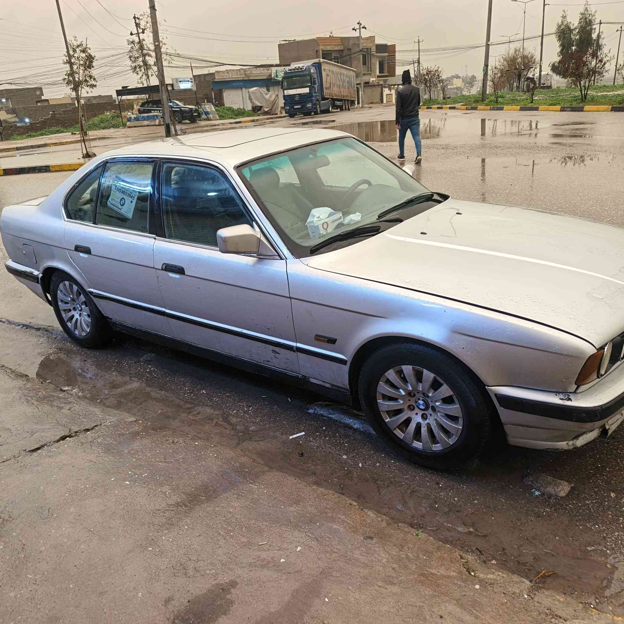 بي ام 535 فول توماتيك
محرك شرط
كير شرط
تحويل شرط
الطخم نص عمر 
السعر 45 
***********
***********
موصل الجانب الأيمن حي التنك
