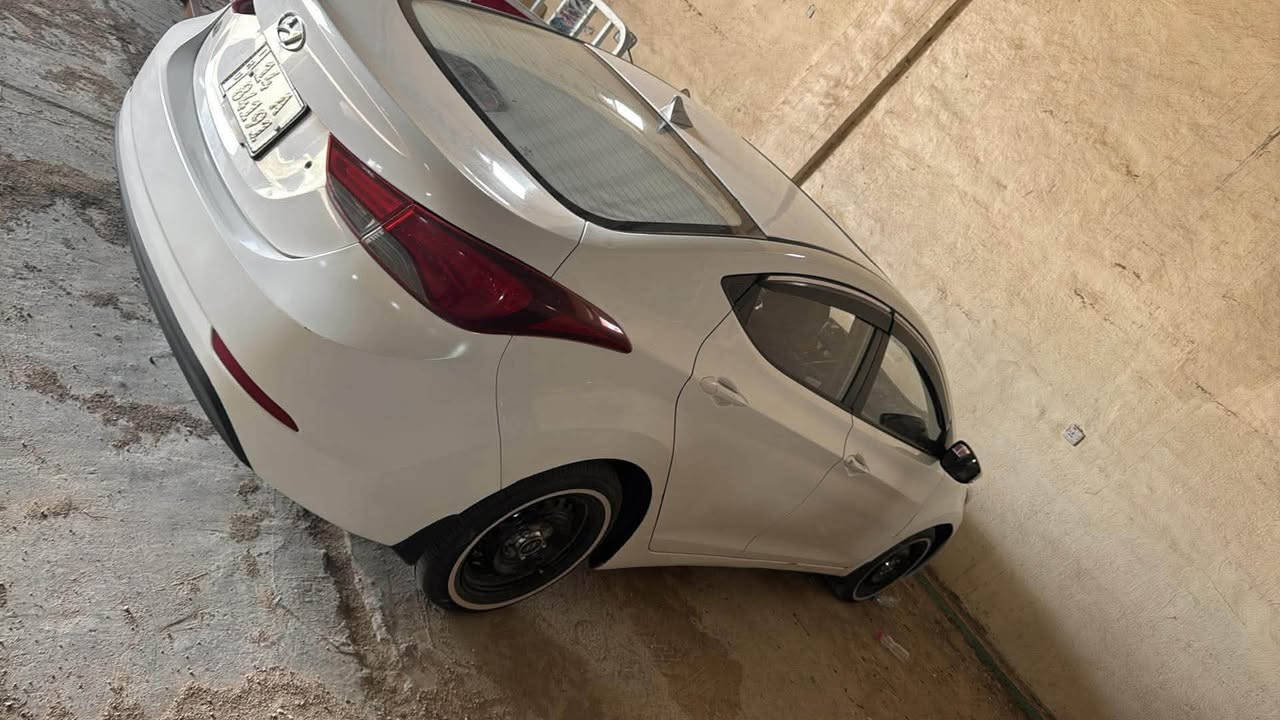 خليجي مو ديل 15
محرك 1.8   بيها بارد بس.  گير محرك كفالة. تبريد. حداديه جديده 
مكانه ذي قار 
***********

118@  وبيها مجال
