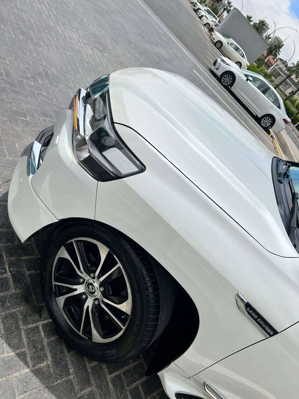 سعر مناسب جدا ٤١٨ ورقه 🔥🔥💵💵

لاندكروزر ٢٠١٦ بدون صبغ و فتح .... 

ماشيه ١٣٤ الف حقيقي 

رقم و سنوي جديد بسمي 
محرك ٨ سلندر ٤٦٠٠ ممفتوح برغي 

ملاحضه // سياره بيها ٣ مكان بارد ... 👋👋

مواصفات // 
فتحه . ثلاجه . حساس . كشنات جلدو كهرباء . ٨ ارباك . 
مرايه كهرباء . شغال . ٤ كاميرات . بخاخ . ابواب بصمه ... 

محرك كير مكفول 
سياره جاهزه 

مكان سياره اربيل // *********** واتساب ☎️☎️
