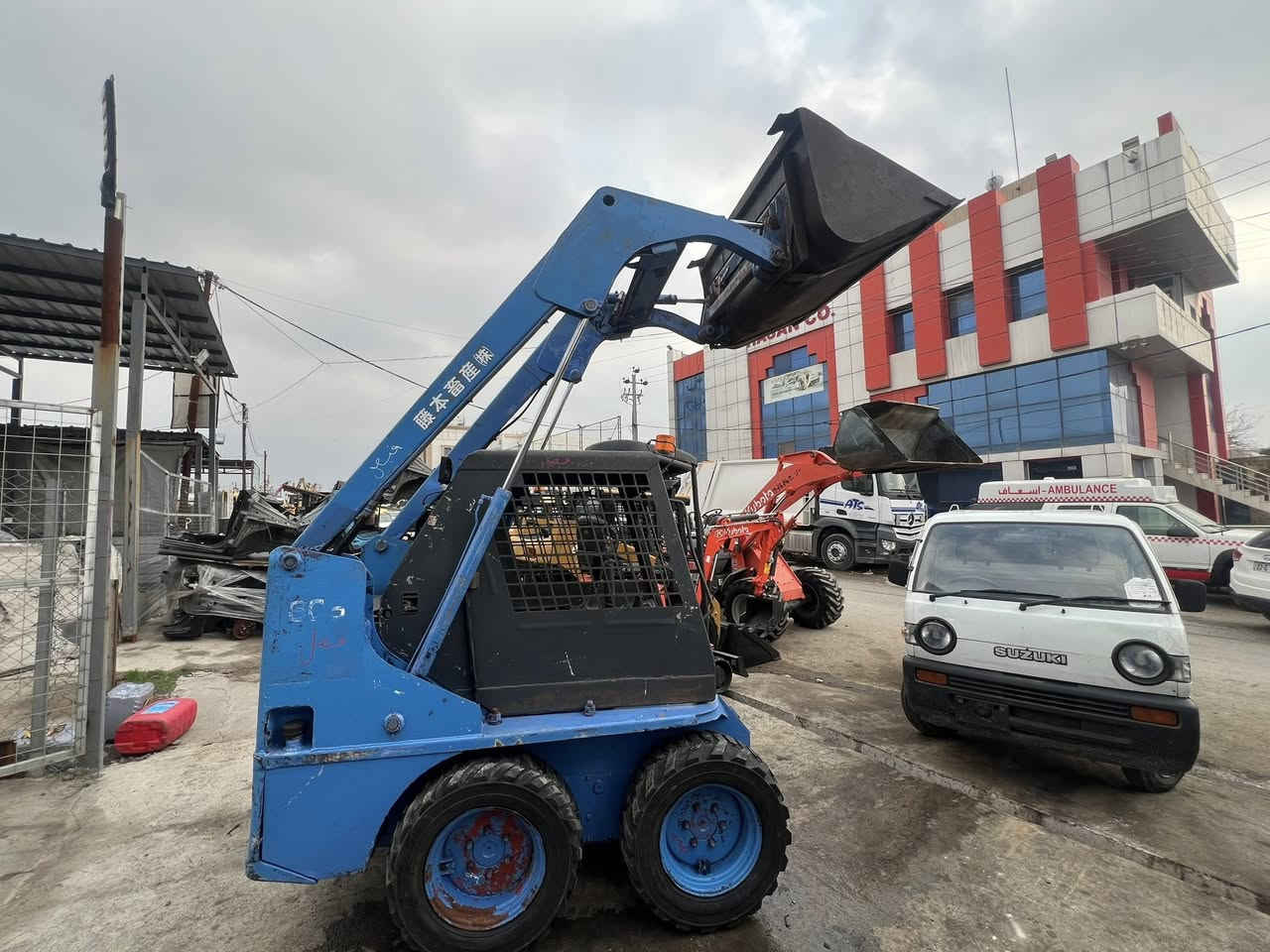 وصل بوبكات s100
2010دخول جديد مامشتغل بل عيراق 
 اوروپى 3000ماشي
محريك 4سلندر كابوته جديد جديد 
سعر 85$ ورقه بيه مجال 
*********** ***********
