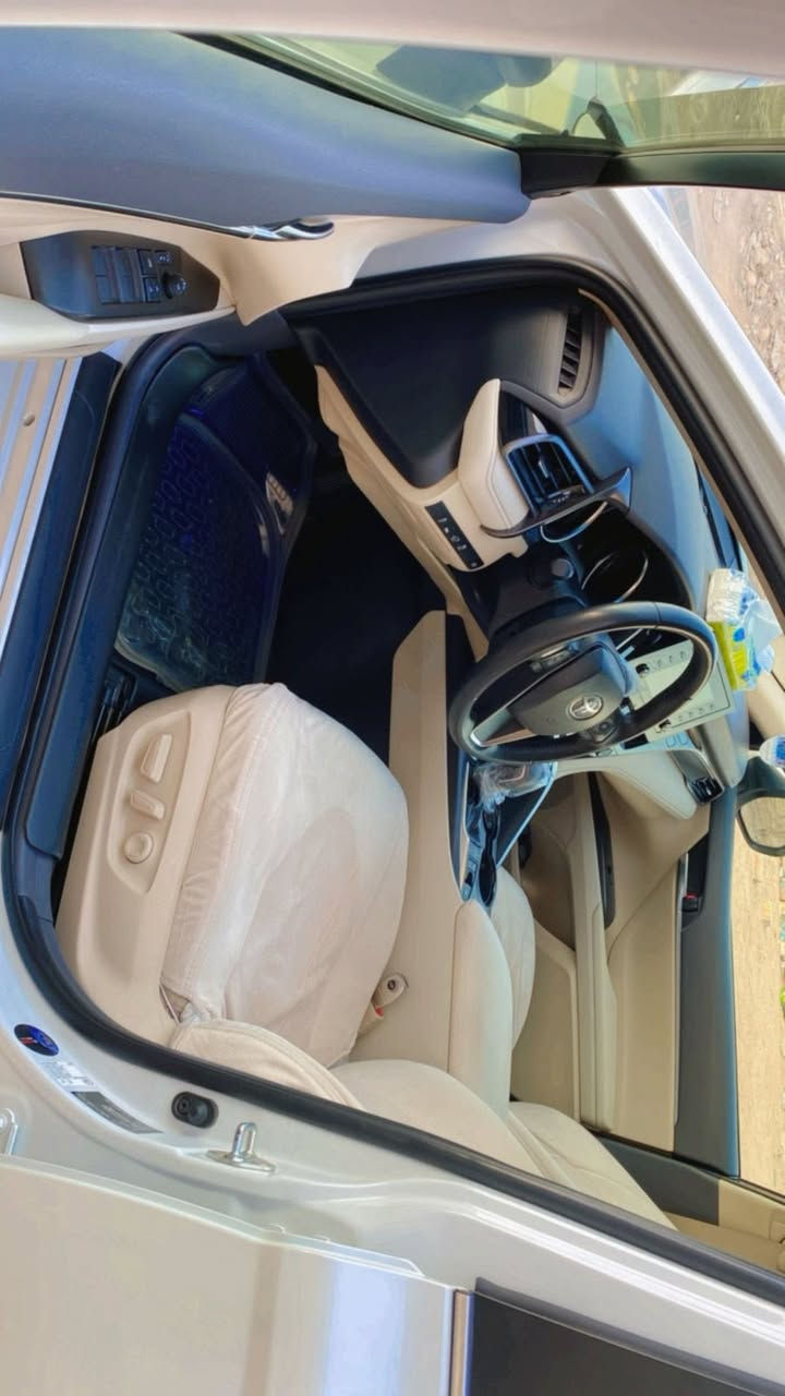 السلام عليكم كامري 2024 هايبرد وكالة عبد الطيف         السيارة كفاله عامه ومضروبه نانو سيراميك ابو الضمان 

السياره ماشيه 37 الف كم قابل للزياده 
السنويه جديده وبسمي والالواح جديده والرقم مميز بصره
السياره جاهزه من كلشي ما تصرف عليها دينار واحد 
السعر 27000$ بي مجال بسيط 
مكان السياره البصره 

للتواصل ***********
