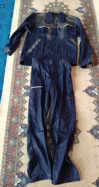 بدلات عمل للبيع قياس XL الاتصال:07866552662