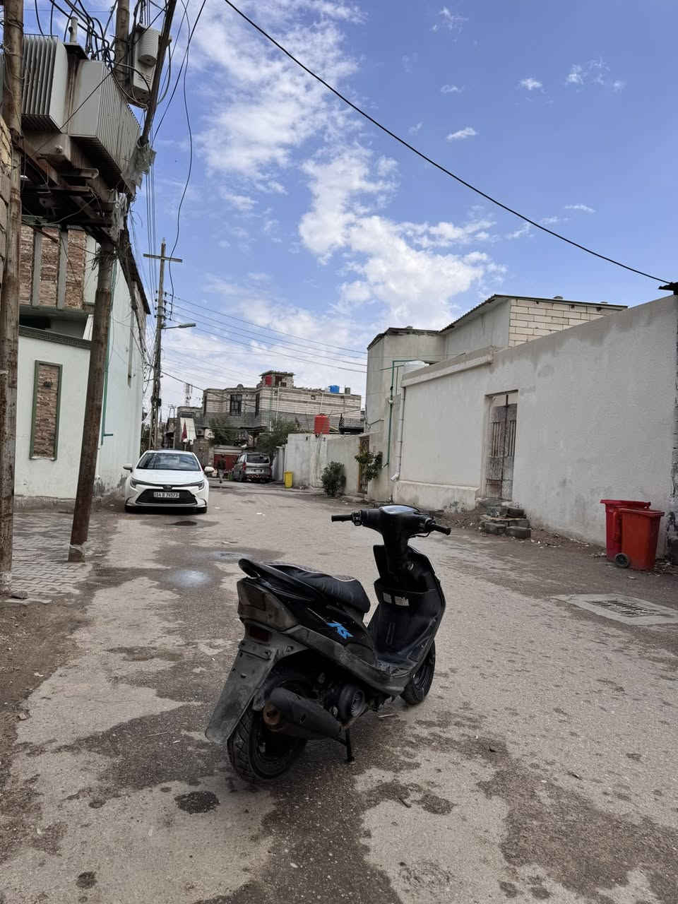 اسلام عليكم   
ماكس عدله  بلاديه  الدراجه  سلف كابريته   بلاديه كلشي شغال بيها سلف هندر    اشاير  اصطاب ورا   عداد  لونين  الدراجه خرسه  فوك ما تتصور  الدراجه  ما بيها شي ما بي نفس الختم لايت امامي صطاب  اشير كفراتها سوادتها كلها نفس الختم  متل المكينه  ما مبينه مفتوحه ودا تجي تشوفها ملحه  وما مبينه بوشتها بلاديه   بس هيه مفتوحه ولفات بس  ولفات فقطط اكفلك الميكنه  من غير الولفات  متكد ميه بل ميه  مكاني بصره كرمت  علي  جسر الحشد  سعرها 700 وبيها مجال  رقمي ***********
