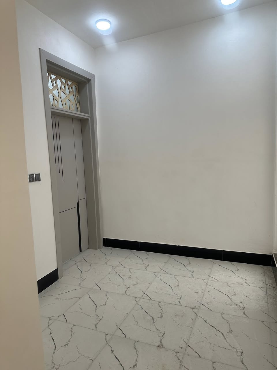 اللهم صلي ع محمد وال محمد للبيع للبيع لبيع 50متر طابقين غرفتين نوم حي النصر   قريب  ع شارع الجنه   بيت  🏠 درجه  اوله  بناء واحد  ع واحد   *********** ارجو متابعه الصفحة ليصلك كل #ماهو جديد #عندك_عقار_وتريد_تعرضه_دزه_النا_ولاتشيل_هم#اهلا#وسهلا#بيكم #عنوان_التميز_والثقه_والابداع
