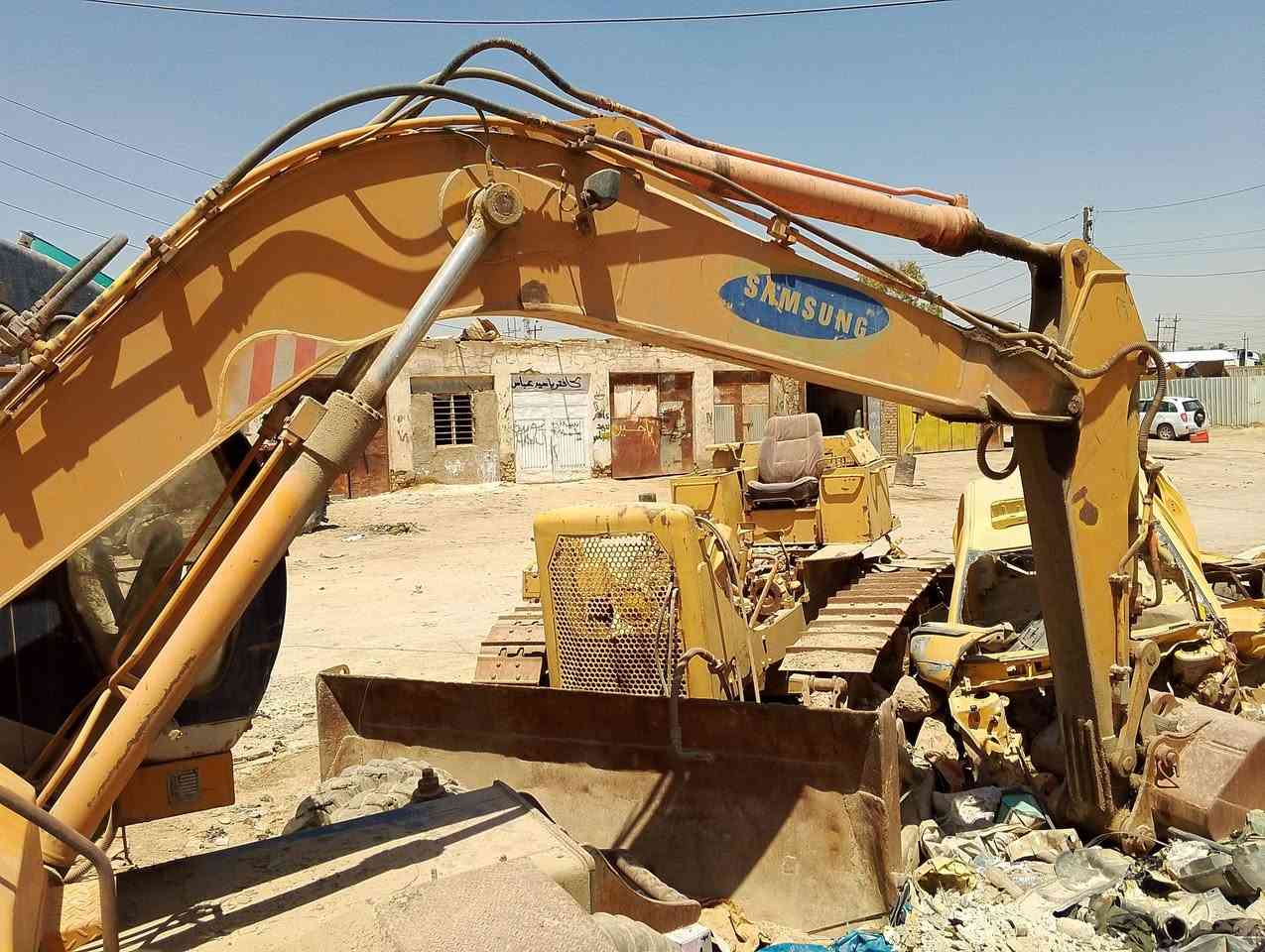 السلام عليكم حفارة سامسونج ياباني محرك كمنز امريكي مظخة خير من الله كيله 110 كانت تشتغل جبت مظخة ستيرن بعندني ماشادهة بيها بعض الملاحظات رقم الماني المالك جيراني ابيع هل الموجود موبايل ***********
