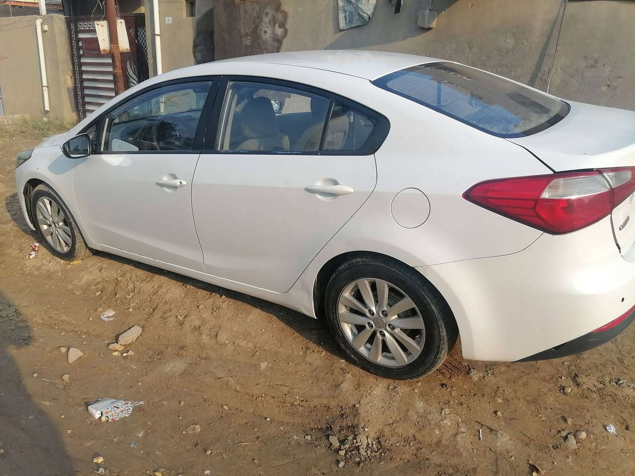 سلام عليكم للبيع سيراتو موديل 13 مكفوله بأسمي رقم قادسيه السعر 110وبيه مجال حك الجيه مكينه 1600 تبريد كير مكفوالات ***********
