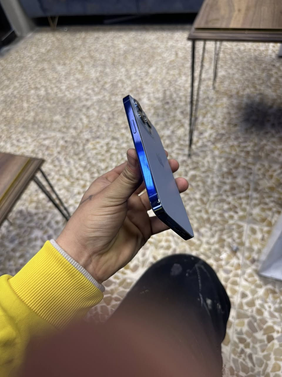 إسلام عليكم جوه السوك بشرط واتحده السوك كله اب 480وبي مجال قليل مبدل بطاريه فقط اصليه ذاكره 128 نضيف شرط كلو ما متواجد نيت ***********
