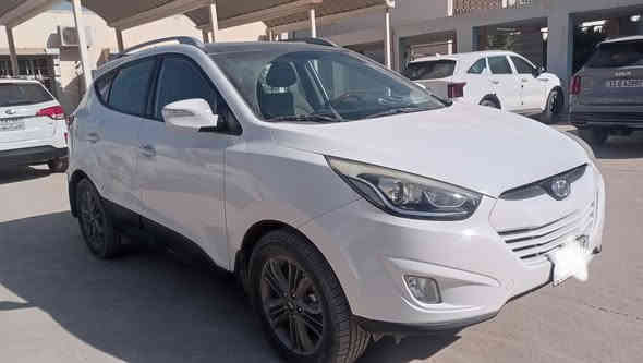 السلام عليكم 
للبيع فقط توسان خليجي 2014 رقم نجف سنويه لل 2027 
السيارة ماشية 73 الف حقيقي (دك جرس عند ١٢٠)
تحكم ستيرن ايرباكات سليمة تبريد قطعتين بانوراما 
السيارة بيها صبغ جاملغات الخلفية والتكم وتبديل قبق جنطة وقمارة
البجم كبس بدون اي خدش الشواصي سليمة بدون اي خدش
السعر 128 
للاتصال ***********
