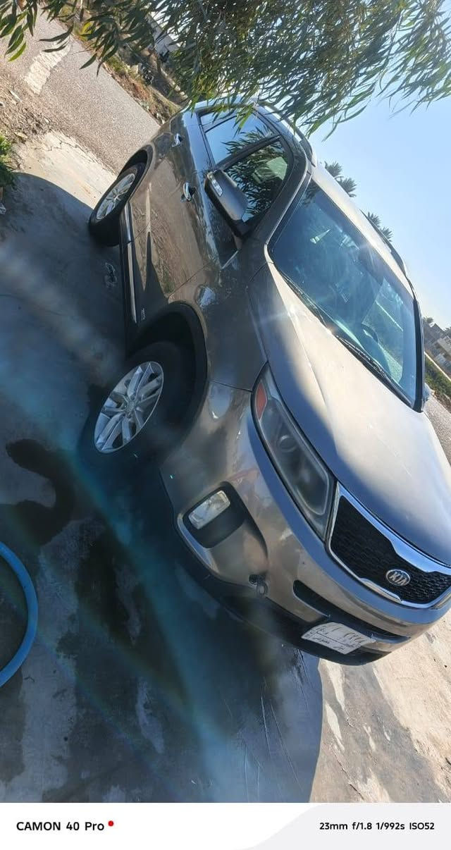 السلام عليكم 
للبيع سيارة سيرنتو موديل 2014 وارد امريكي 
4سلندر السيارة بيهة قطعتين صبغ فقط بنيد جامرغلغ هاذة سونارهة 
السيارة خير من الله تبريد شغال تخم تاير كير محرك شاصي مكفولة على كل عيب العنوان ديالى الخالص هاذة رقمي خابر وبيك خير وتدلل السعر 130وبيهة مجال حك جيتك 
***********
***********
