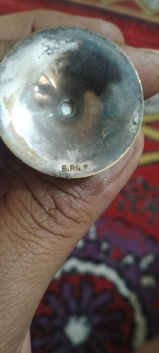 #انتيكه فناجين نحاسE. P. N. S طلاء فظه قديم قيم السعر وبالعافيه
ما اعرف سعرهن الحجم كد استكان الجاي


**إذا كنت صاحب هذا الإعلان وتريد حذفه لأي سبب، رجاءا أرسل رسالة إلى الدعم الفني**