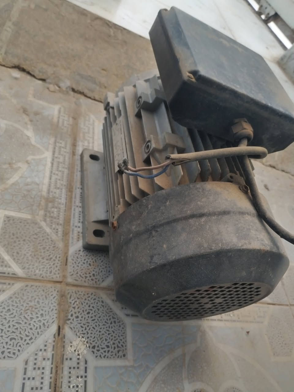 السلام عليكم للبيع ماطور شغال ٪ب٪شرط الشغل قيم بلي يرضى الله المكان كربلاء الرقم ***********
