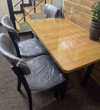 ميز طعام • ٤ كراسي • بغداد