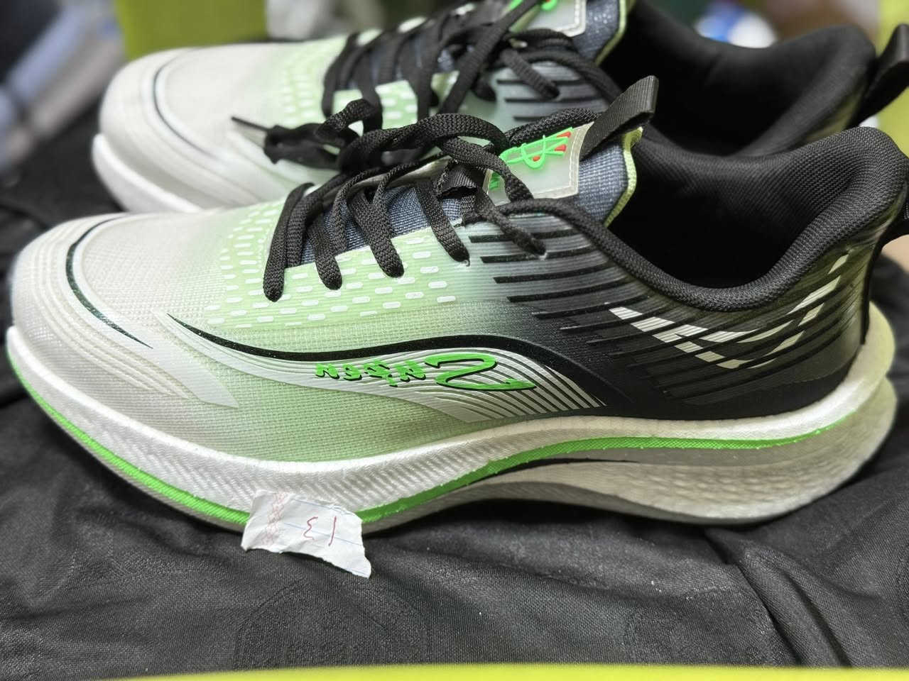 ترانشوزات وكالة اصلي 
سعر 13 الف فقط (تخفيضات)
توصيل متوفر 
***********واتساب
