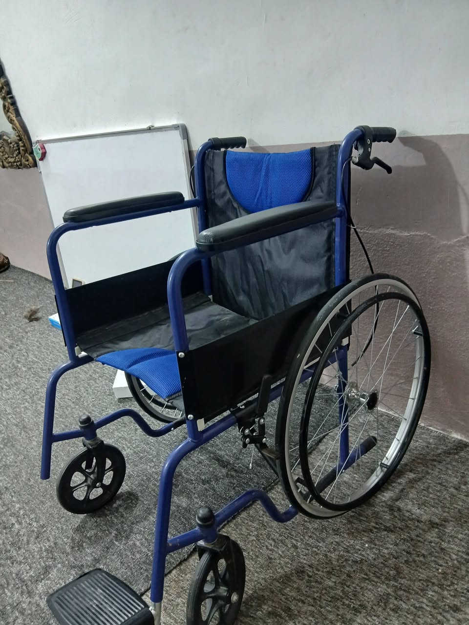 كرسي طبي متحرك شبه جديد (مستخدم 3 مرات فقط) 🔹 نظيف جداً وخفيف بالحركة 🔹 يحتاج تركيب رجل ثانية (قطعة متوفرة وسهلة)
💰 سعره الأصلي 105 ألف السعر: 60 ألف (قابل للتفاوض)
اللي مهتم يراسلني خاص 📩
مكاني حي العامل


**إذا كنت صاحب هذا الإعلان وتريد حذفه لأي سبب، رجاءا أرسل رسالة إلى الدعم الفني**