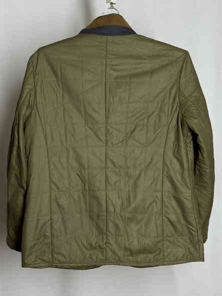 جاكيت   سوبر كريم 
القياس  L
النظافه 💯/💯  

يوجد توصيل 🚚 (بغداد -محافظات )
☎️رقم الهاتف :***********

للحجز -دايركت
