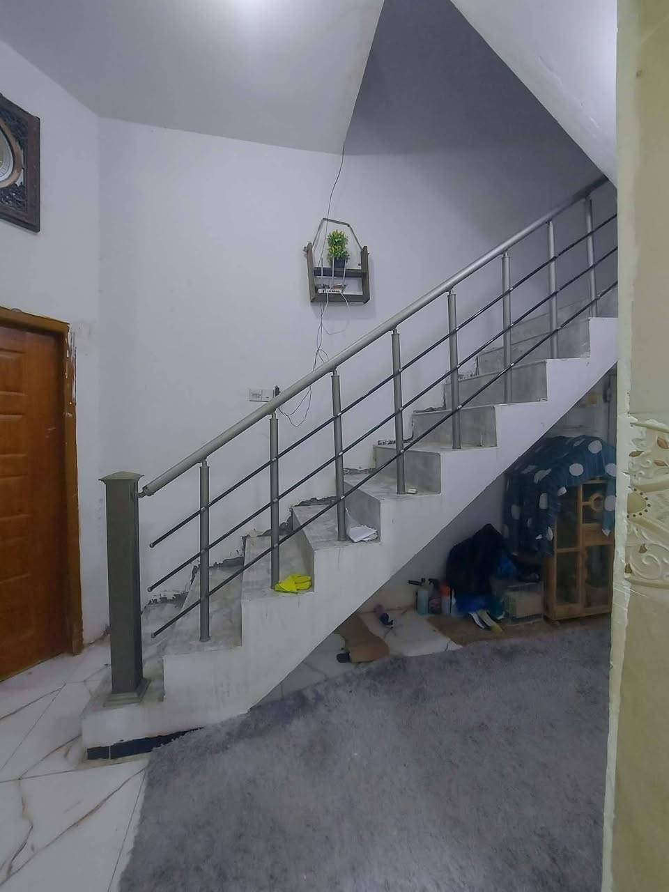 بيت  طابقين 
طابو صرف للبيع
*****************
 المساحة ١٢٥ متر 
**************
 الموقع حي ٣٦ 
قرب معمل المرور
مقابل مدرسة الفرسان
*****************
سنه البناء 
٢٠٢٤
**************
#الطابق_ الاول
غرفة
صالة
مطبخ
براني 
وصحيات داخلي وخارجية
#الطابق_الثاني
٣ غرف نوم
مع سويت حمام داخل الغرفة 
**********************
يرهم مراوس بيت في 
حي العمال او الجمهوري او حي الشرطة
للاستفسار اكثر عن سعر العقار مراسلة الصفحة


**إذا كنت صاحب هذا الإعلان وتريد حذفه لأي سبب، رجاءا أرسل رسالة إلى الدعم الفني**