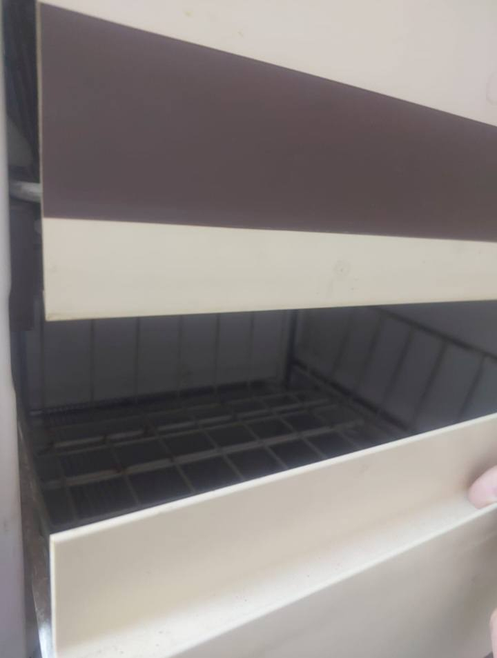 مرحبا مجمدة عامودية دنماركية ماركة (Derby )
تجميدها جداً قوي 
الشراي يتصل على الرقم ***********
