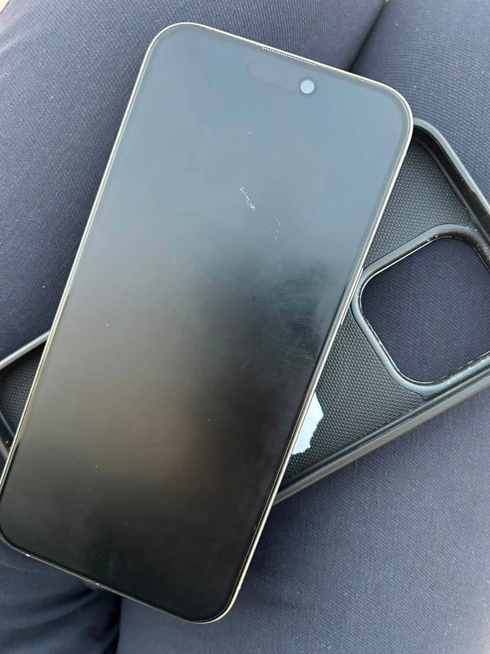 15 PRO MAX ذاكره 256 مكفول نضافة 100/100 بطارية88
سعر 1000 مليون وبي مجال ***********
