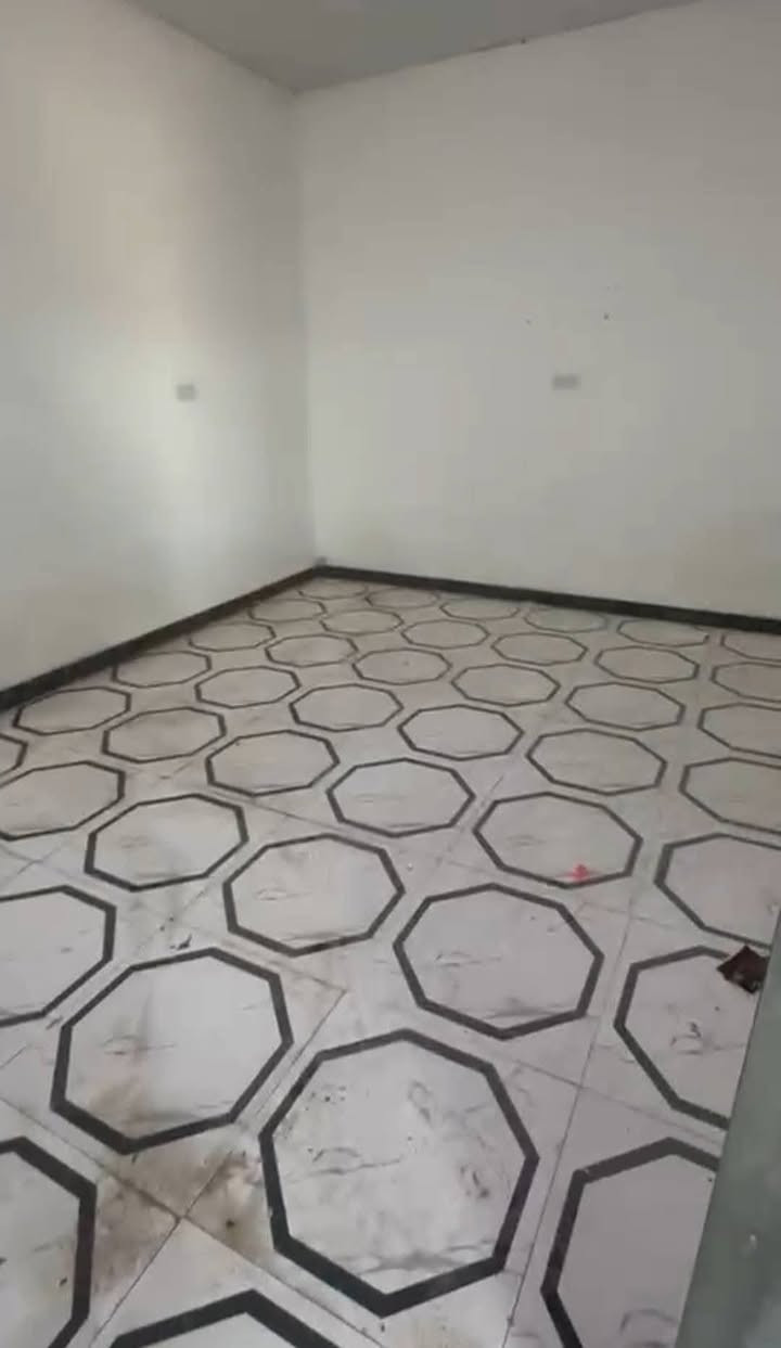 هاتف ☎️ *********** ☎️
دار للبيع 
مساحه 150 م 
جنس العقار وقف سني 
أم النعاج مقابيل حي بغداد 
قريب على شارع صناعيه 100 م 
غرف نوم عدد 2
ديوانيه 
صاله 
مطبخ 
صحيات 
كراج سياره 
الطابق الثاني 
غرف نوم عدد 2 
ديوانيه 
صاله 
مطبخ 
صحيات 
البيت مئجر 
السعر 100 و بي مجال 
الطابق الاول ايجار 450
الطابق الثاني ايجار 350
هاتف ☎️ *********** ☎️
