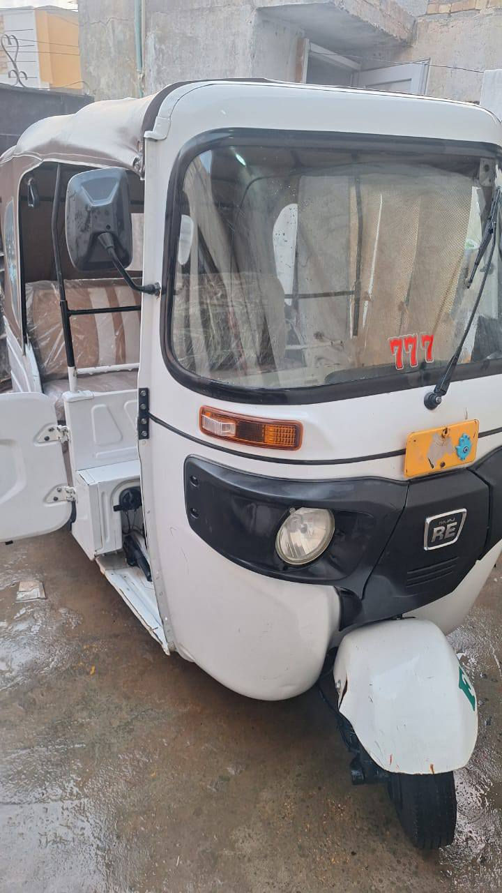 تكتك لبيع ٢٢ اوراق مكان كوت مكينه مكفوله عام من فتح برغي وكشره مكفول عام بيه يم تكمه بس وباغي مكفول وشوفت عينك باغي 
اوراقه نقص بيه ورقه 
مكان كوت سعره 
٥ مليون 
***********
مكلف بل نشر
