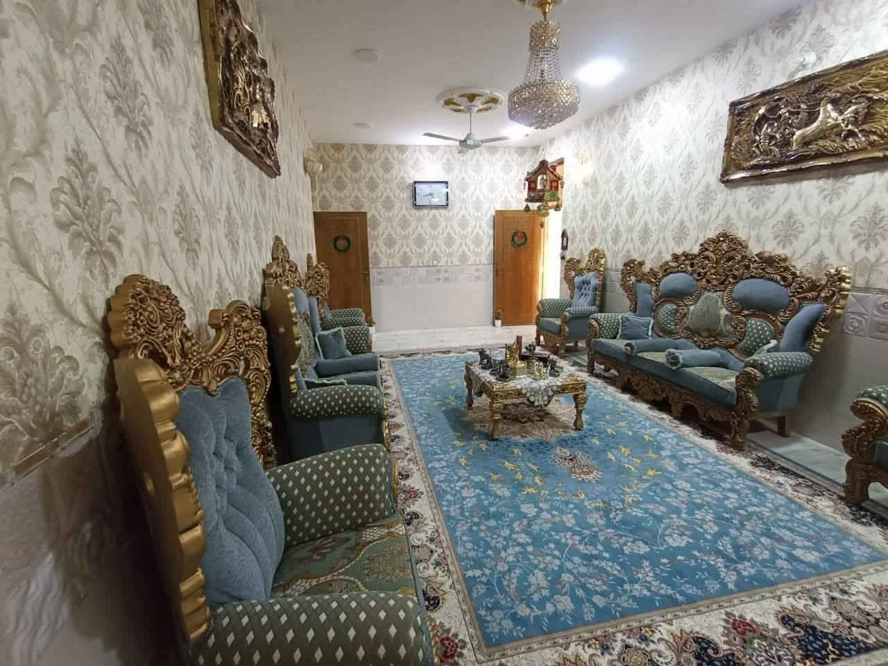 🏛️ ((مكتب الريان الاستثمار العقار)) 🏛️

🏠 بيت للبيع كوت حي الحكيم شارع شهيد نزار قرب كورنيش.

🔹 مساحة::700 متر. 🔹
🔹 مساحة بناء ::400 متر. 🔹
🔹 بناء::طابوك سكف صب. 🔹
🔹 خدمات::ماء _كهرباء _مجاري _مدارس. 🔹
🔹 مرقم من قبل بلدية حي الحكيم. 🔹

🏠 يتكون من طابقين الطابق الأول من_ثلاث غرف نوم _هولين _مطبخ _استقبال _مجمع صحيات _كراج _حديقة أمامية _حديقة خلفية.

🏠 الطابق الثاني يتكون من غرفتين نوم _هول _مجمع صحيات _صطح.

👈 للاستفسار اكثر.
🏛️ #مرجعة_مكتب_الريان_الاستثمار_العقار.
🗺️ عنوان مكتب كوت حي الحكيم شارع علاء غريب او قرب اسواق باب الحارة.
👈 بأدارة حسين ابو سند الركابي.
☎️ *********** ☎️

