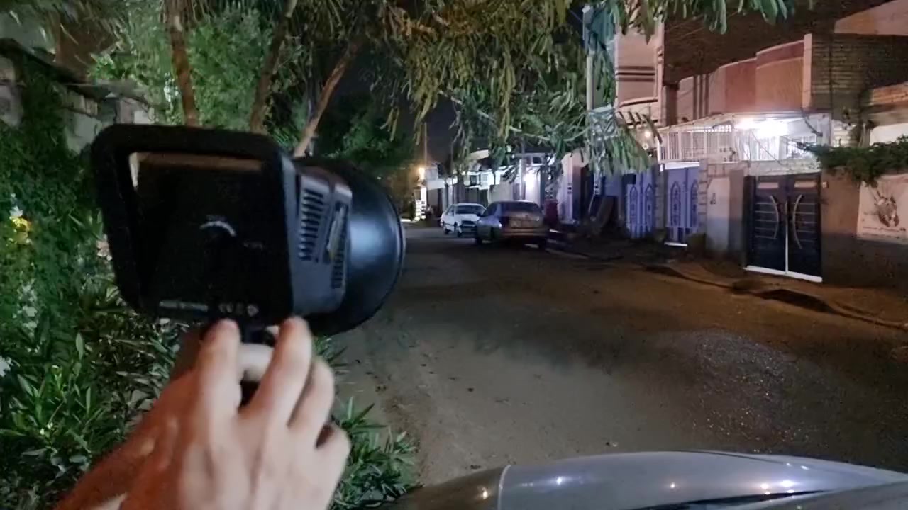 السعر الواحد 65  الف 
اضاءة فديو  مستمرة 100 واط من شركة YSKE
باي كلر شمسي ابيض ثلجي  تحكم كلفن تحكم بقوة الاضاءة 
شاشة كبيرة فانات تبريد عدد ٢ صامت  تحكم تطبيق موبايل جديد متوفر توصيل


**إذا كنت صاحب هذا الإعلان وتريد حذفه لأي سبب، رجاءا أرسل رسالة إلى الدعم الفني**