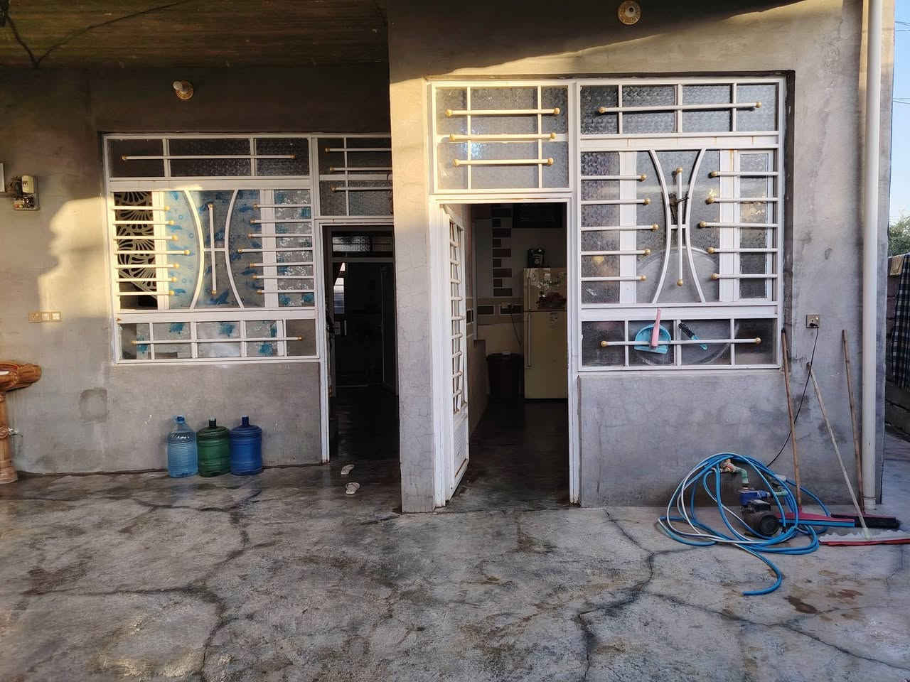 بسم الله الرحمن الرحيم
السلام عليكم ورحمة الله وبركاته
يعلن مكتب علي الصميدعي للاستثمار العقاري
عن توفر دار للبيع #عرصة المساحة ٢٥٠ متر مربع الموقع حي المهافيف قرب مشروع ماء حي المهافيف وموقف التكسيات بناء نظيف جداً طابق واحد يحتوي على اسقبال ٦* ٤ ومطبخ ٤* ٤ ومجمع مع غرفتين نوم مساحة كل غرفة ٥ *٤ مع صحيات داخلية وخارجية وكراج سيارة كبير ٠ علما المنطقة تحتوي على كافة الخدمات ماء اسالة كهرباء تبليط اناره مجاري ٠٠٠ للاستفسار عن السعر وباقي التفاصيل الاتصال على الارقام التالية او مراسلة الصفحة :
📞 *********** متوفر واتس اب
📞 *********** متوفر واتس اب
او زيارة مكتب علي الصميدعي للعقار الكائن في ديالى ٠ جلولاء ٠ حي الشهداء ٠ مقابل اتحاد شباب جلولاء ٠ ودائرة التقاعد ٠
