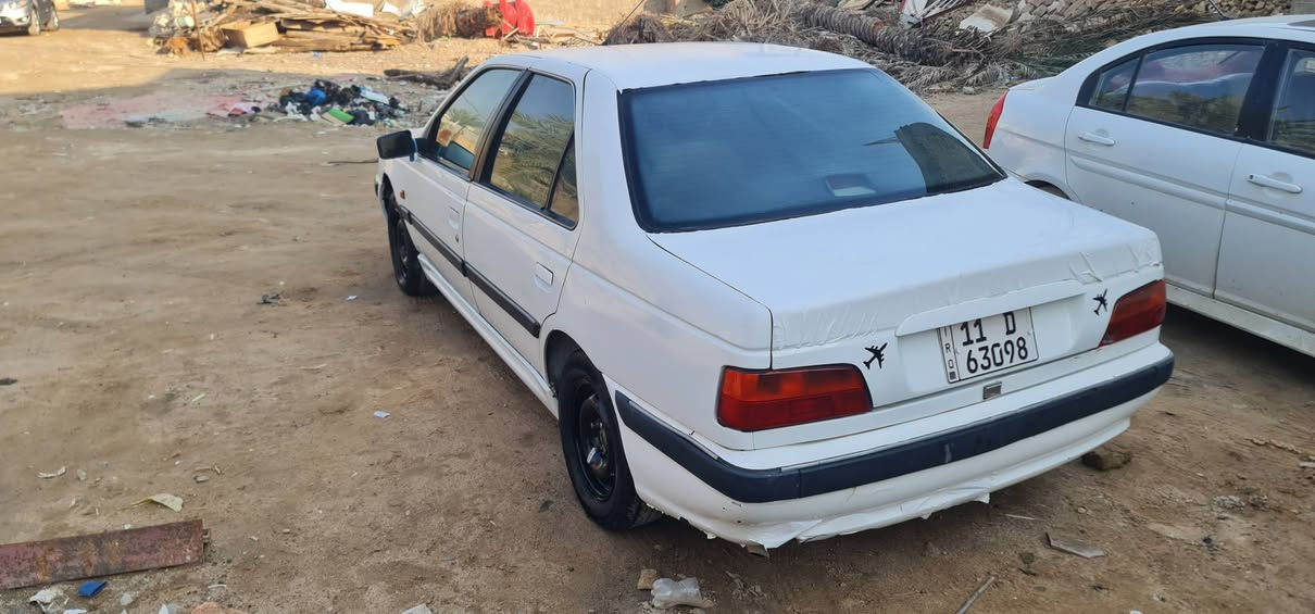 بيجو بارص موديل 2012  رقم بغداد  سنويه تنتهي 2029 سياره جاهزه من كل شي كير و محرك جديد كارتون طخم تاير + حداده كامله امامي وخلفي .تبريد شغال  كلها شغاله اي نقص مابيها  بيها طخه بالجاملغ خلفي جهه عبري سعرها 43 وبيها مجال تحويل ثاني يوم  سياره موجوده بالنجف /الكوفه  ***********
