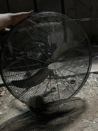 مرواح  جداريه 26 انج وتر بروف عدد 2 لقطعه 90 الف  07730333998
