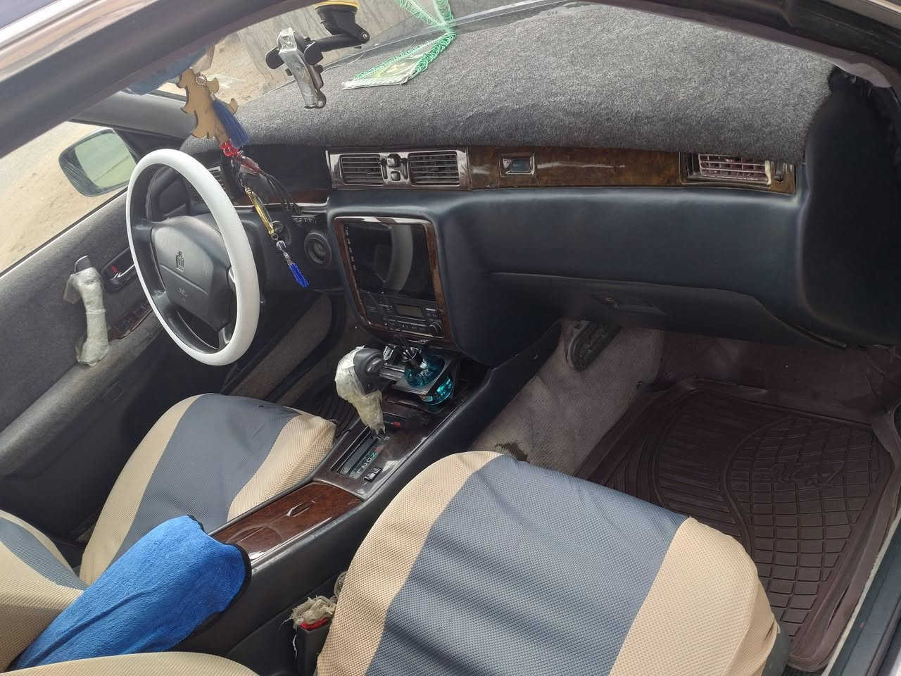 سلام عليكم راس ثور فلات للبيع او مراوس حسب قناعه سياره كفاله من كص ونقل جثه باقي تفاصيل عل خاص او اتصال ***********.  ***********
