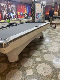 بليارد • ميزتين • نظيف