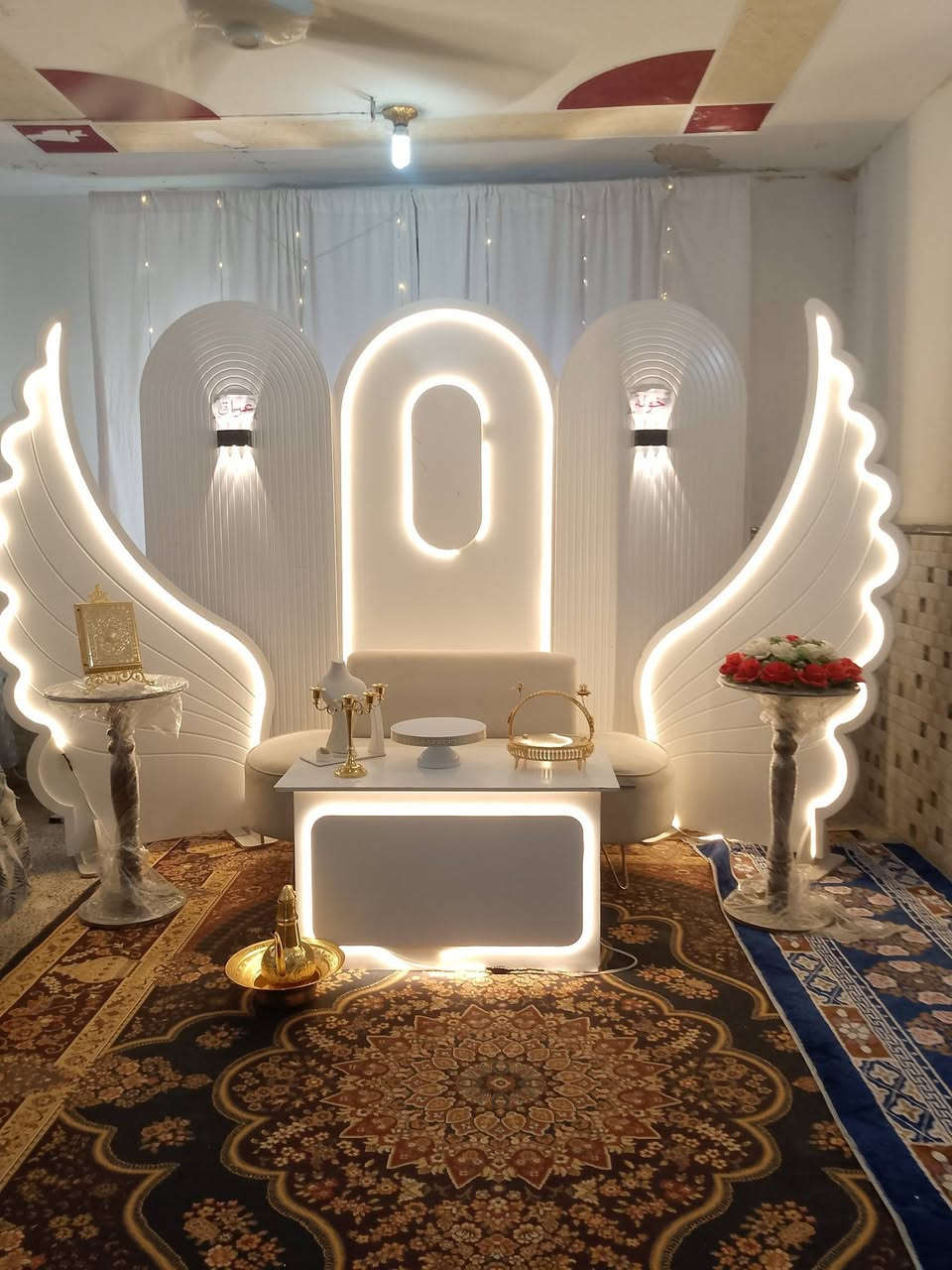 كوشات عراس ملكية الإيجار والحجز بسعار مناسبة السعر مع الشد ونقل بسعر 75 ألف داخل العزيزية العنوان شارع الخليج قرب البوابة الاتصال والاستفسار على الرقم ***********
