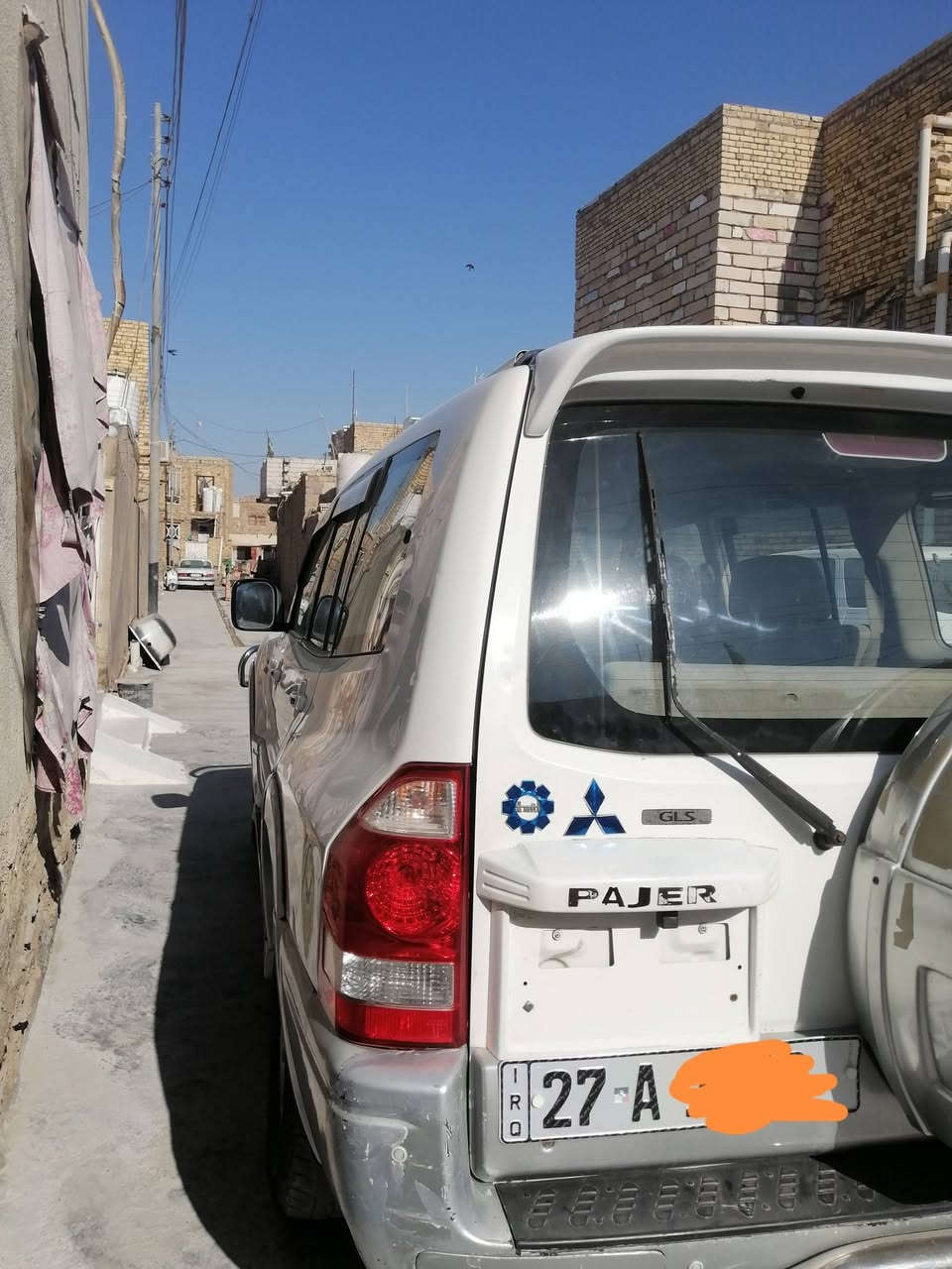 السلام عليكم سياره للبيع او مراوس بيكم فلاونر باجيرو ٢٠٠٦ مكفوله باسمي رقم مميز جديد تبريد ثلاثه قطع حداديه جديد لون أبيض مري شفط شاشه كبيره ***********
