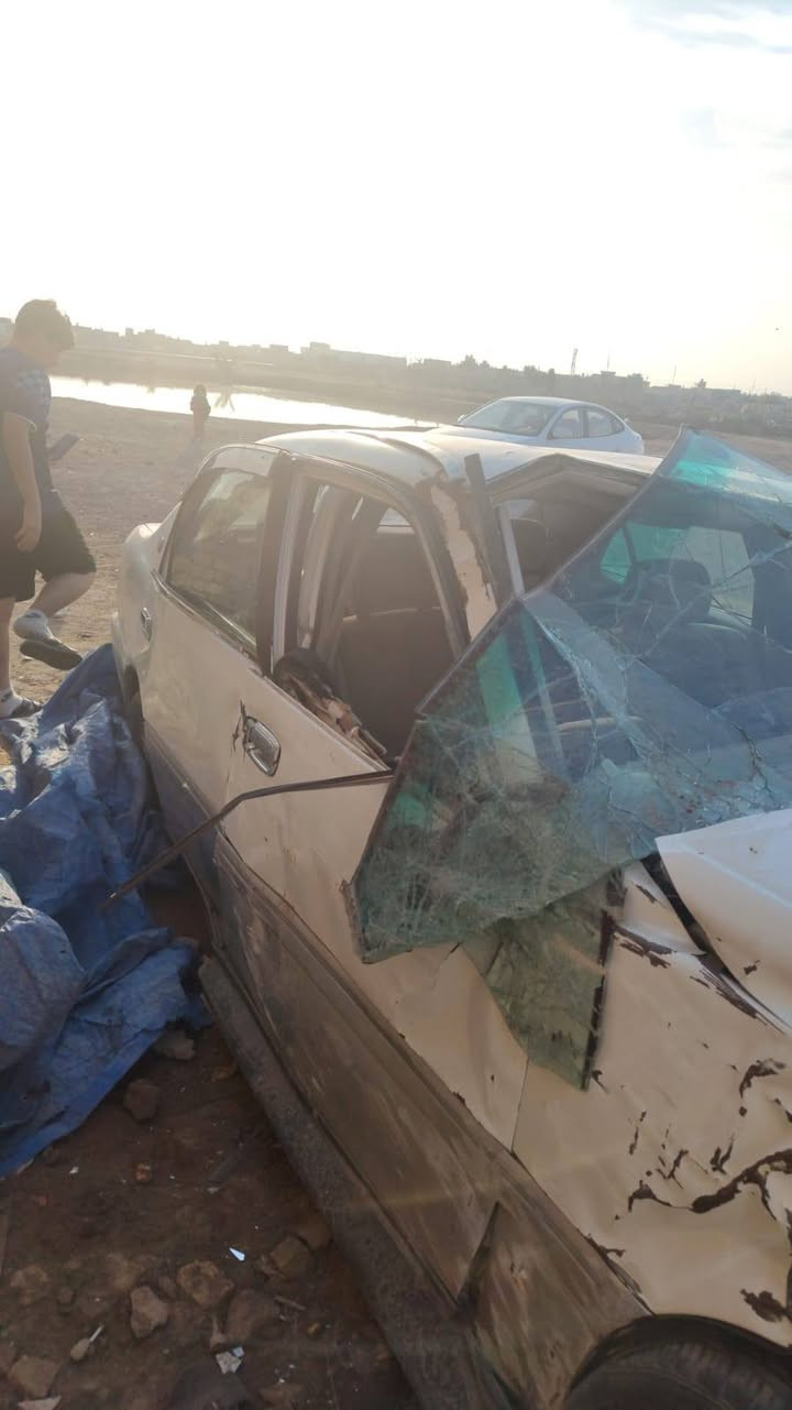 السلام عليكم
سيارة جنون بيها حادث للبيع كما موضح بالصورة 

***********
