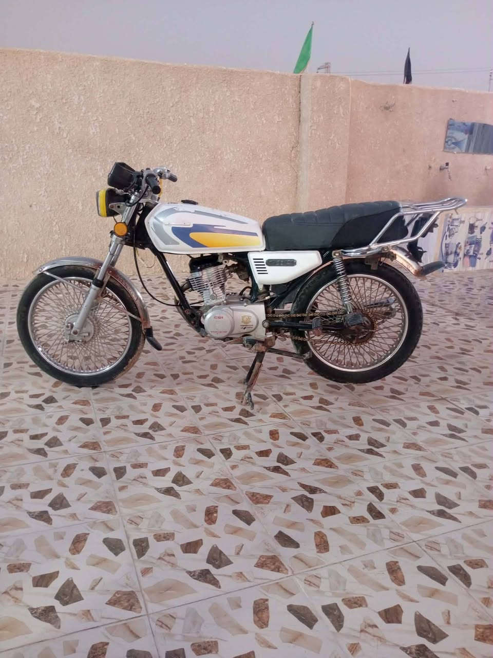 سلام عليكم مديل 20  اربع كير للبيع  سعر خاص مكاني كوت شارع  نفط تواصل  ***********
