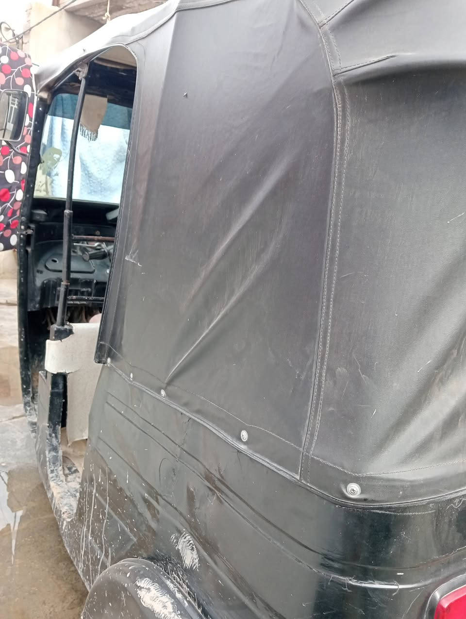 سلام وعليكم تكتك موديل 16بدايت 17اوراق كامله يردلهه ترتب السعر 3 وبيها مجال مكان  زعفرانيه ***********
