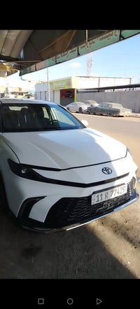 كامري ٢٠٢٥  بيهه قطعتين صبغ sE  عارضهه ١٨٥  ماشيه ٥٠٠٠ كيلو متر يعني ز...
