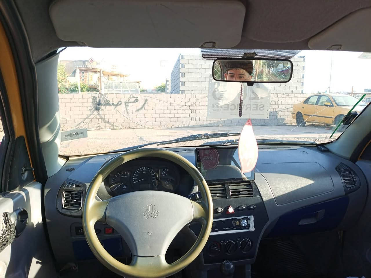 السلام عليكم طيبه ٢٠١٥ سياره خير من لله مكينه كير حداديه تخم تاير تبريد شاشه كامره خلفيه سياره مال جناي بيع سريع *********** سعر ٣٣ وبيه مجال
