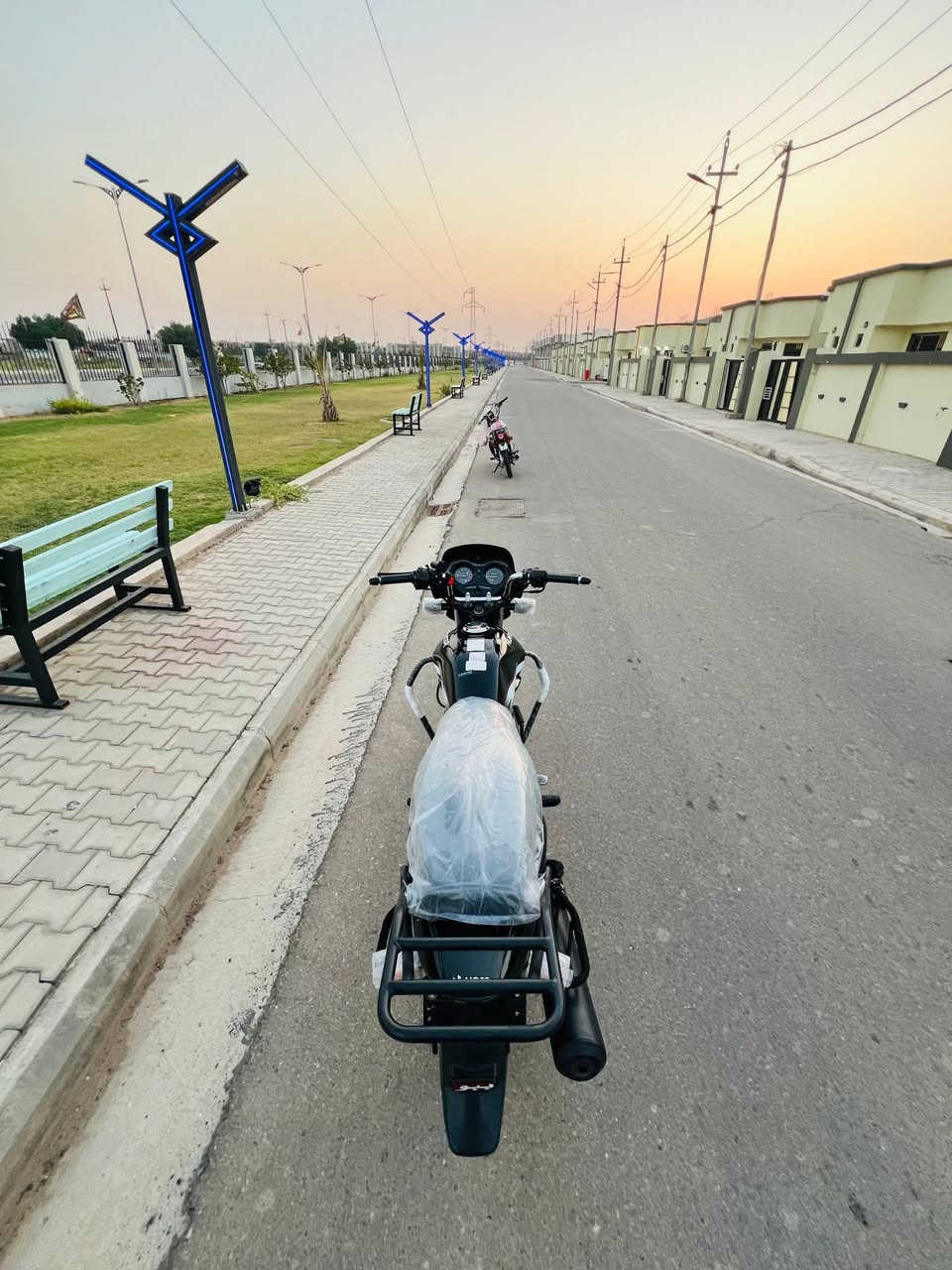 هيرو 23 رقم وسنويه كفاله 
***********
سعرها 2350
