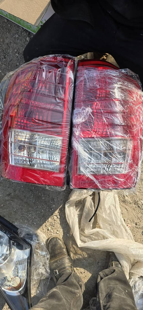 السلام عليكم
تخفيضات تحطيم الأسعار لفترة محدودة 
لايت وامرايات وسماعات وبلكات ناريه مستعمل حاوية اصلي 
للإستفسار الاتصال بالرقم ***********
