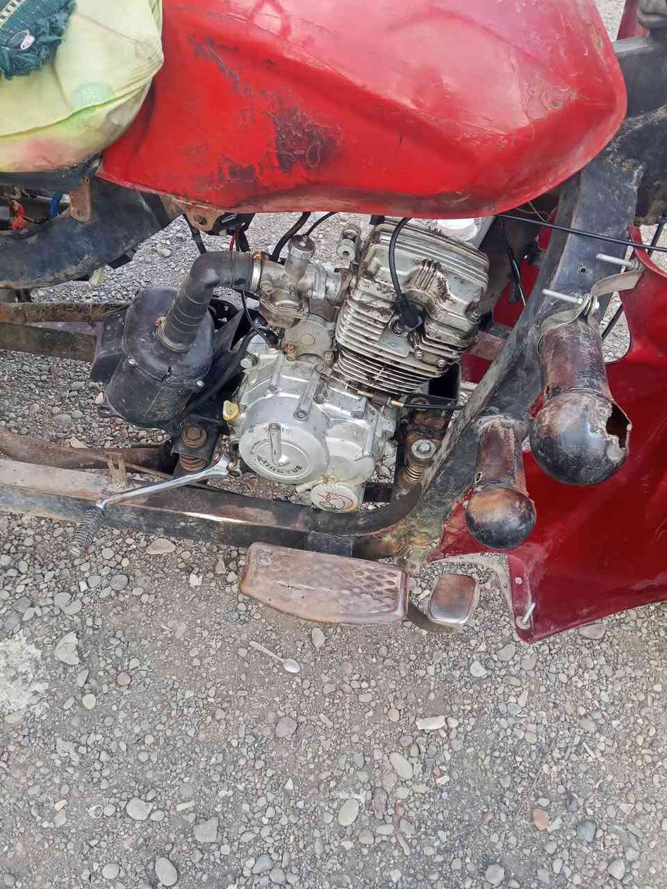 سلام عليكم ستوته للبيع فحل موديل 2017 محرك مكفول من تنقيص وتبخير بس يرادله تفيلس شاصي مكفول كهربأيات كلهة شغاله اوراق مابيهة مكفوله من سرقه لو شي اتكفل حلال وحرام العمر كله ستوته المكان بغداد الشعله السعر علا التصال الرقم ***********
