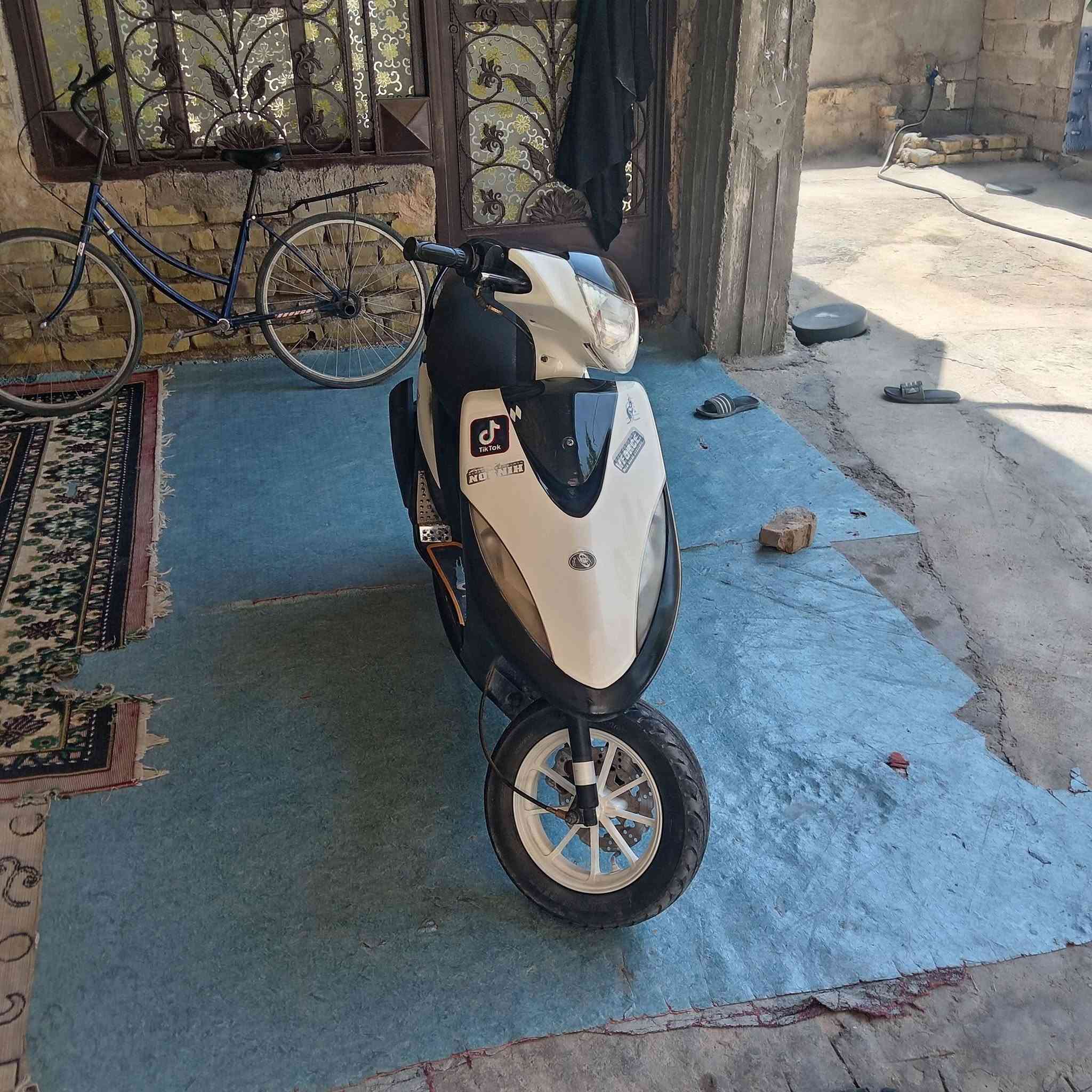 سلام عليكم دراجه ماكس عدله لبيع الدراجه متعوب عليهه بيهه كلجالات رياضي مال معدل وبيهه تزويد خارجي مكينه ابلاد ما ملعوب بيهه كهرباءيات ابلاد ما مجيوسات كلهه شغاله من طول لطول مكان كربلاء اطويريج السعر ٧٠٠ وبيهه مجال بصيط رقم التلفون ***********
