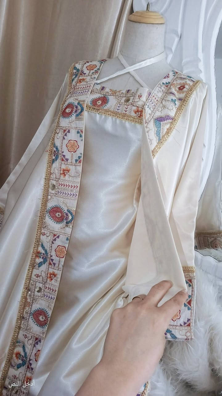 ليلة العمر تستحق بشت يليق بالملكات 👑
تصميم وخياطة بشت عروسة بلمسة أنثوية فخمة من خياطة ريفال Reval.
متوفر توصيل داخل الكوت والمحافظات 🚖


**إذا كنت صاحب هذا الإعلان وتريد حذفه لأي سبب، رجاءا أرسل رسالة إلى الدعم الفني**