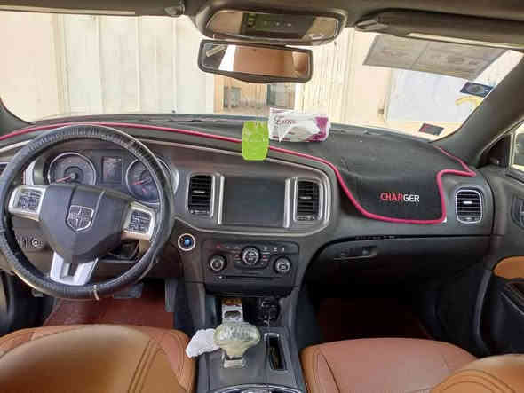 سلام عليكم جارجر موديل 2012 رقم  بغداد مشروع وطني بأسمي تحويل مباشر   ثاني يوم سياره مكفوله كفاله  عامه السياره مصبوغه حزام جماليه فقط السياره ما بيها اي نقص جاهزه من كلشي 

كير ومحرك واكسن 

 تخم تايرات
 
 كشنات جلد كهربائيه
 
وتدفئه وتبريد

 فول مواصفات النوع ( RT )

محرك 6 سلندر 

بصمة وتشغيل عن بعد

فتحه سقف 

شاشه جبيره

كير طياره 

غرفه جديدة

سياره جاهزه ما بيها اي نقص 

وتجي وشوف شوفت عينك

للعلم السياره مال بيت ما مشتغله خط ابداً

السياره نضيفه وحلوة

السعر ....142 وبيها مجال الطيبين وبلخدمة...   

الاستفسار ...***********

مكاني عمارة
