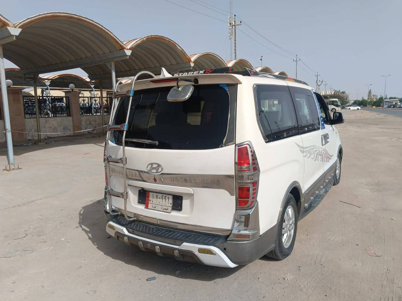 الموديل ٢٠١٧ بسمي تحويل مباشر سياره جاهزه تبريد حداديه كير محرك  كله تمام ملاحضه سياره بيه مكانات صبق جماليه ***********
