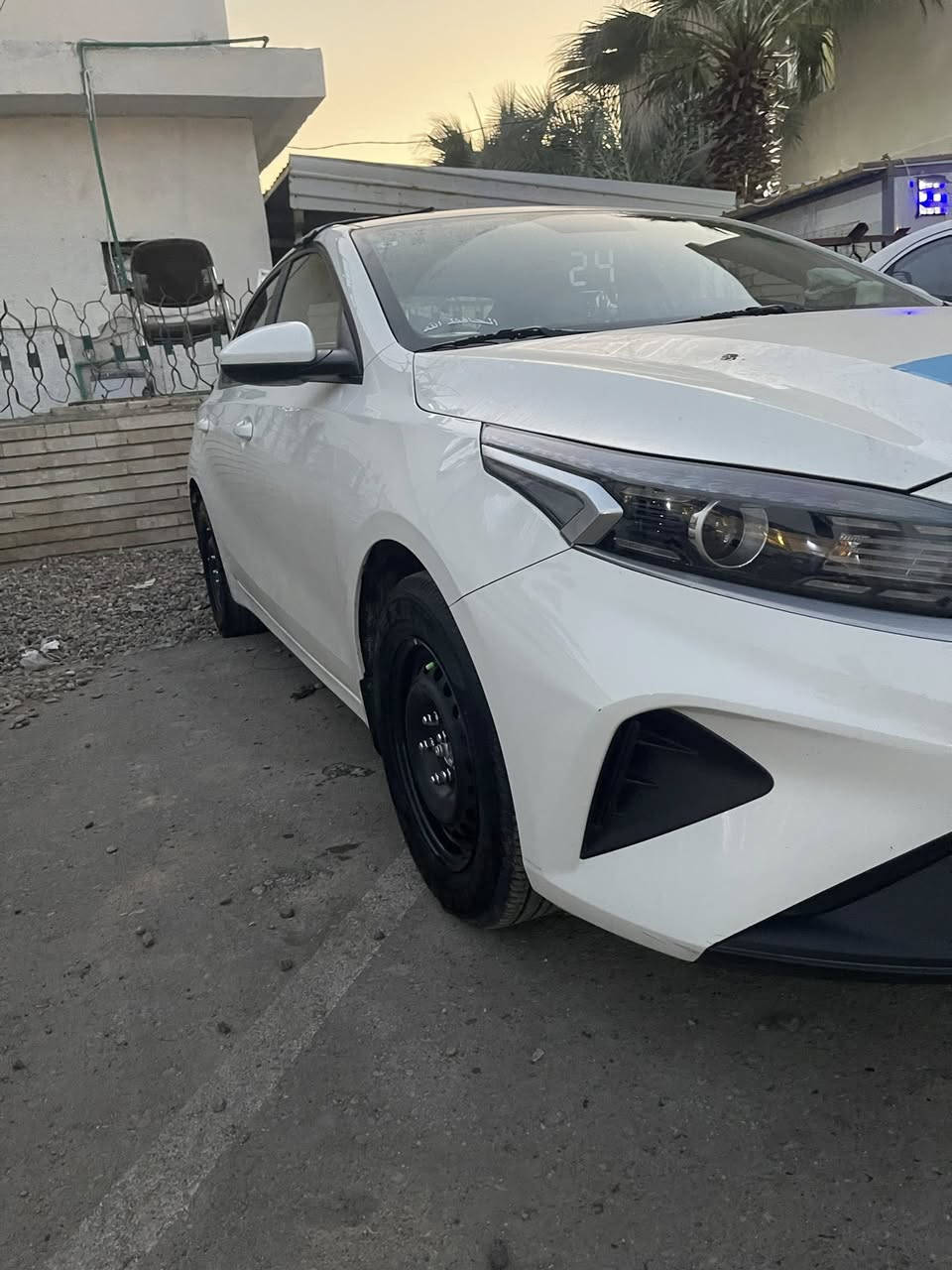 تحية طيبة
سيراتو 2024. خليجي
رقم بغداد 

مكينه. 2000

بيها صبغ نص جاملغ ونص باب 
والباقي كله كفالة

السعر  (175)
مكاني بغداد


**إذا كنت صاحب هذا الإعلان وتريد حذفه لأي سبب، رجاءا أرسل رسالة إلى الدعم الفني**