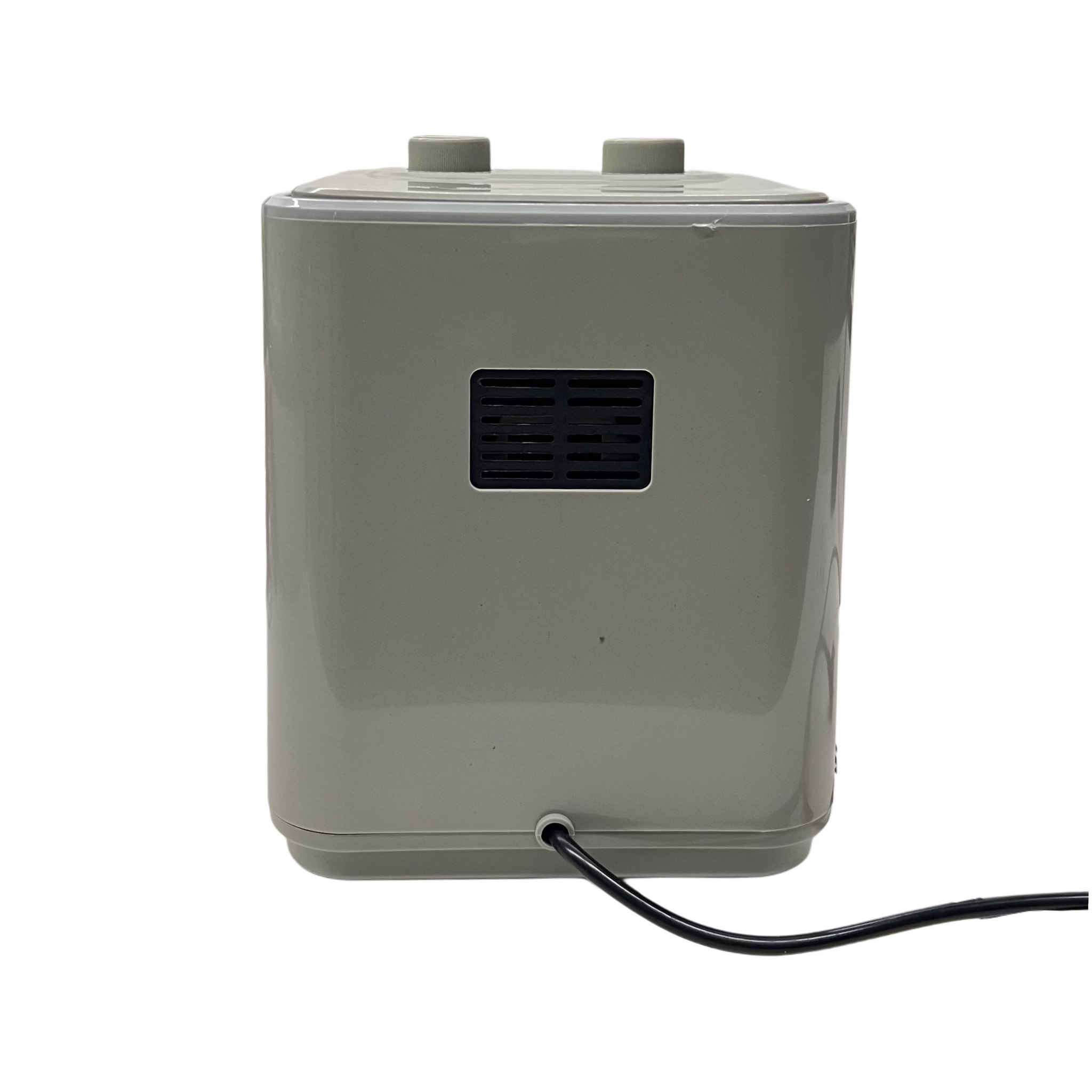 قلاية هوائية Bihart بدون زيت – موديل YSL197
قلاية هوائية عملية من Bihart بتصميم مدمج ومناسب للاستخدام اليومي، توفر طهيًا بالهواء الساخن مع تحكم يدوي بسيط.

 • تعمل بتقنية الهواء الساخن للطهي بدون زيت
 
• تحكم يدوي عبر مقبضي الوقت ودرجة الحرارة
 
• تصميم مدمج مناسب للمطابخ الصغيرة
 
• سلة سحب أمامية لسهولة إدخال وإخراج الطعام
 
• جسم بلون رمادي أنيق كما هو موضح على العلبة
 
• استخدام مباشر بدون إعدادات معقدة

 • نوع المنتج: قلاية هوائية (Air Fryer)
 • القدرة الكهربائية: 800 واط
 • الجهد الكهربائي: AC 220–240V
 • التردد: 50/60Hz
 • مدة التشغيل القصوى: 30 دقيقة
 • التحكم: يدوي (مقبض حرارة + مقبض وقت)
 • الوزن الصافي: 2.1 كغم
 • الوزن الإجمالي: 2.6 كغم

محتويات العلبة:
 • قلاية هوائية Bihart
 • سلة الطهي


**إذا كنت صاحب هذا الإعلان وتريد حذفه لأي سبب، رجاءا أرسل رسالة إلى الدعم الفني**